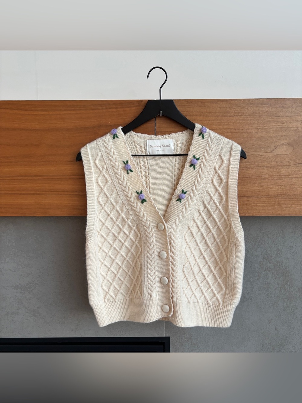 Sunday Seoul Sleeves Knitted Vest, Size S